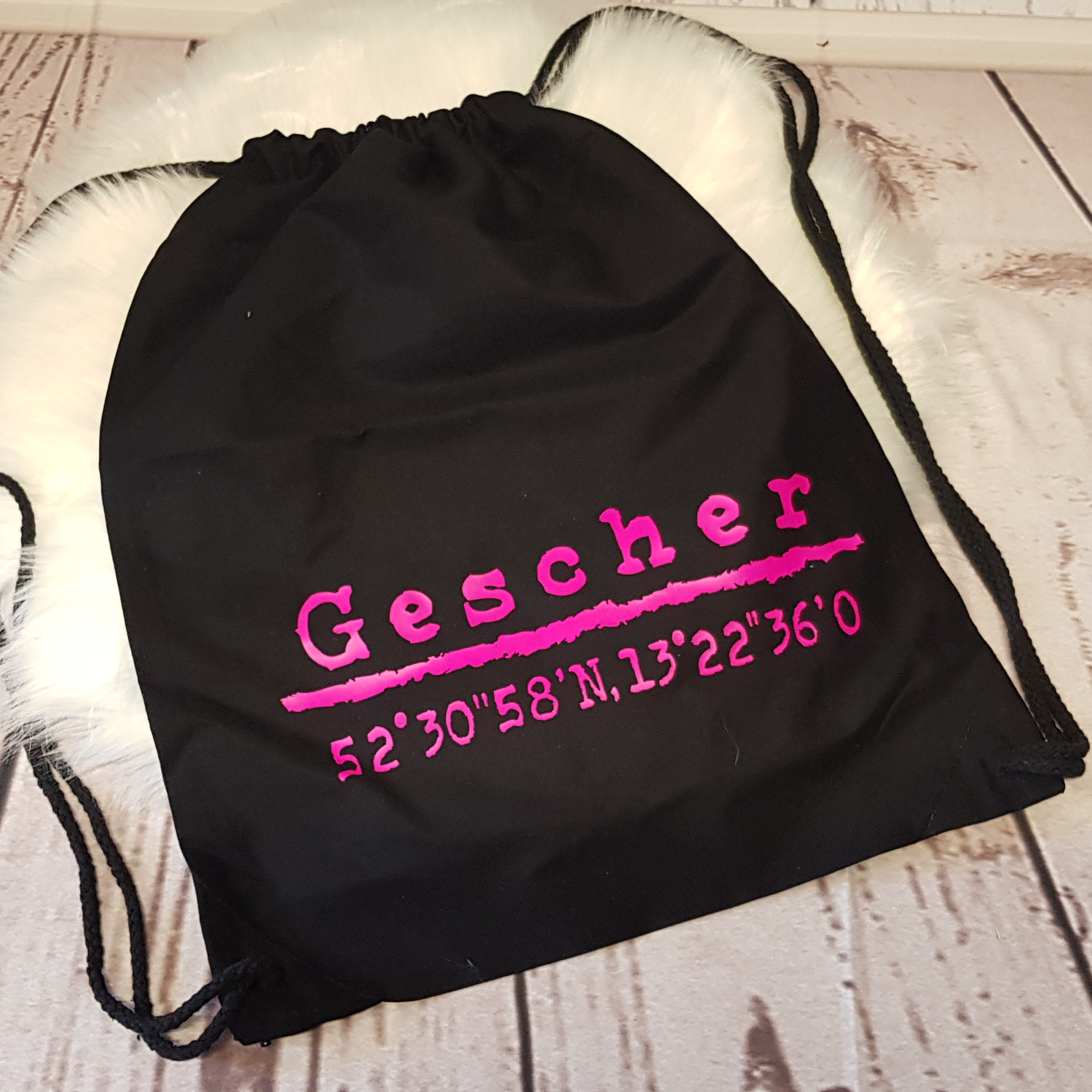 Rucksack/Turnbeutel mit GPS-Koordinaten